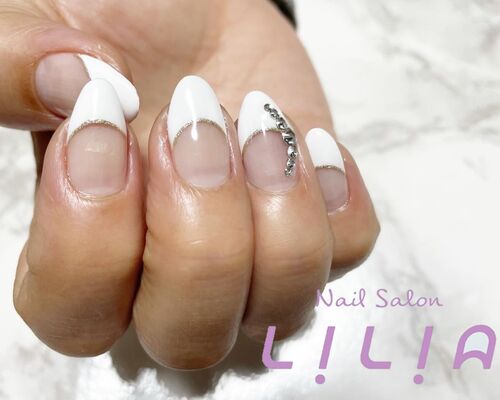 豊富なデザインのネイルをご提供するサロンを吉川で運営しています